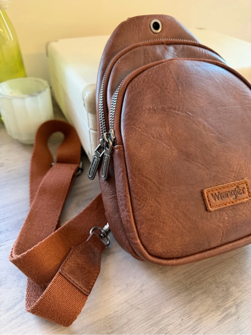 Wrangler Brown Leather Crossbody Sling Bag - Picture 6 of 6